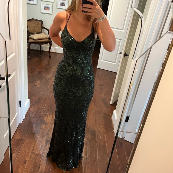 Windsor Dresses & Skirts - WINDSOR Emerald Green Sequin Dress